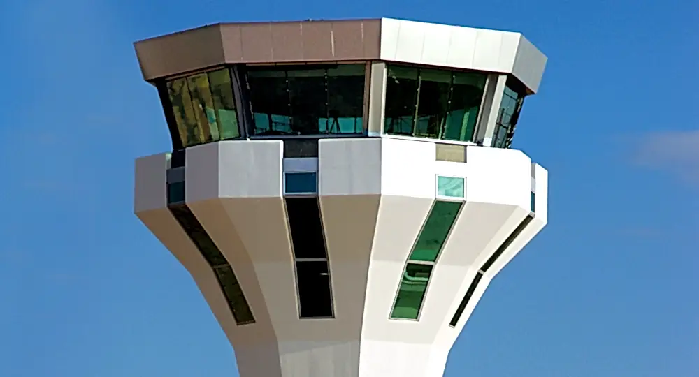 SIRT AIRPORT TOWER И ОПЕРАЦИОННОЕ ЗДАНИЕ