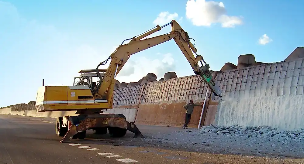 LİMAN DALGAKIRAN ONARIMI PROJESİ